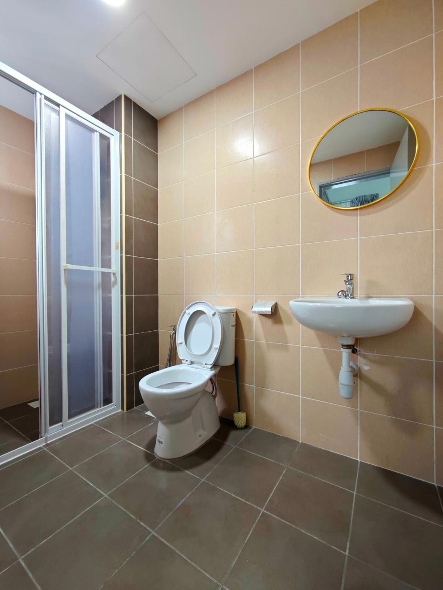 Apartment Razak 2 Or 3 Bedroom Klcc View Sungai Besi,
