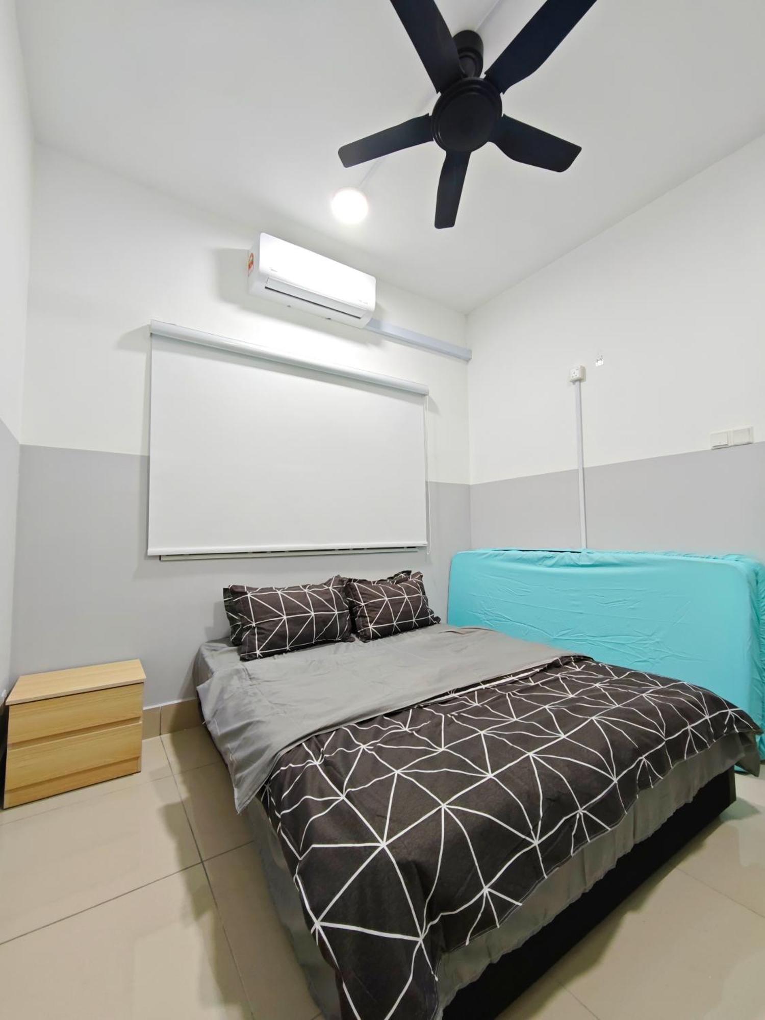 Razak 2 Or 3 Bedroom Klcc View Sungai Besi, Apartment