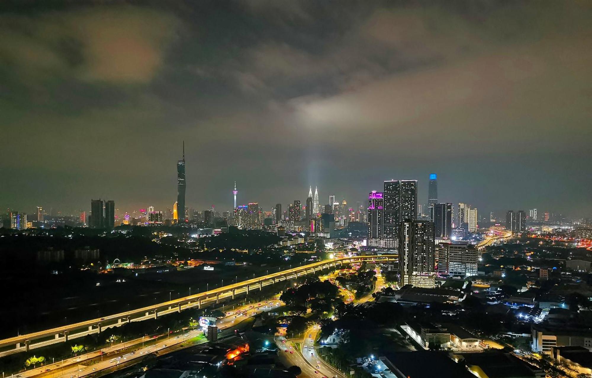 Apartment Razak 2 Or 3 Bedroom Klcc View Sungai Besi, *