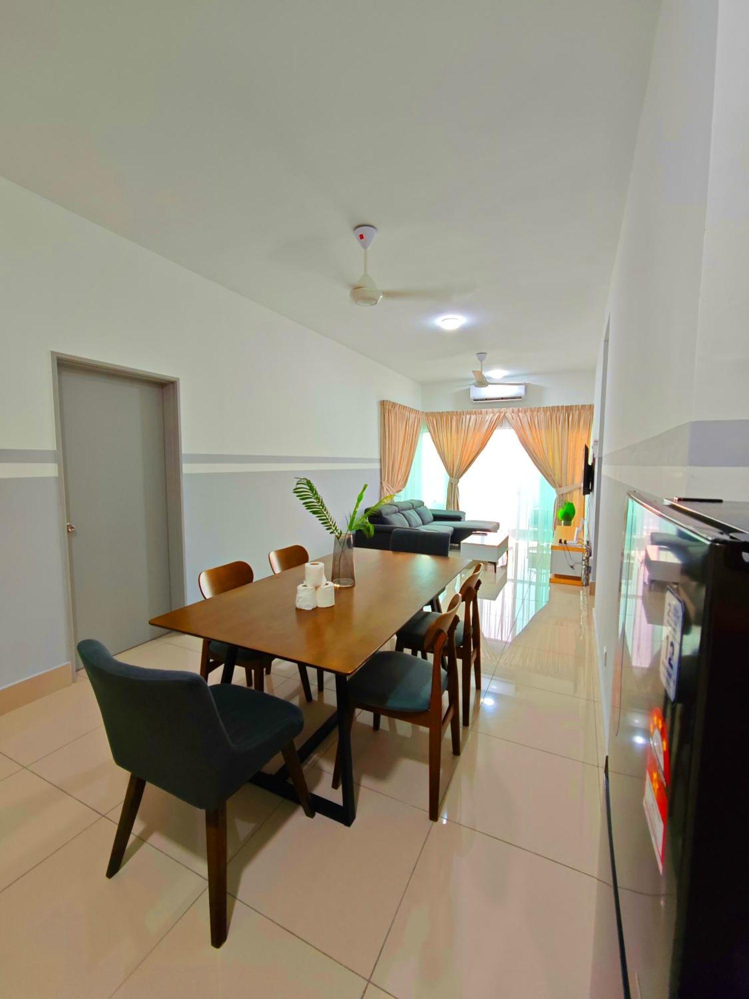 Razak 2 Or 3 Bedroom Klcc View Sungai Besi, * Kuala Lumpur