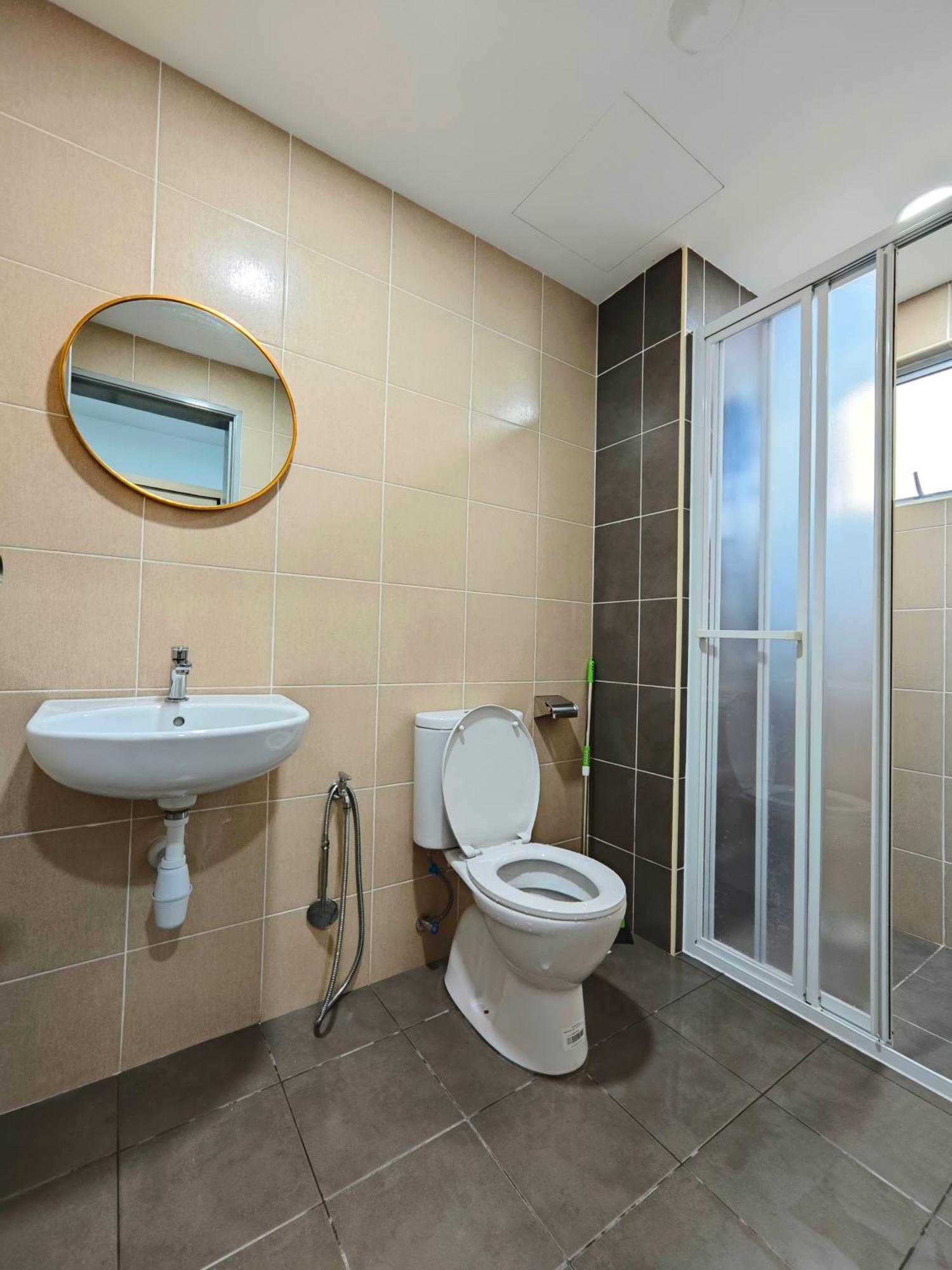 Razak 2 Or 3 Bedroom Klcc View Sungai Besi, Apartment
