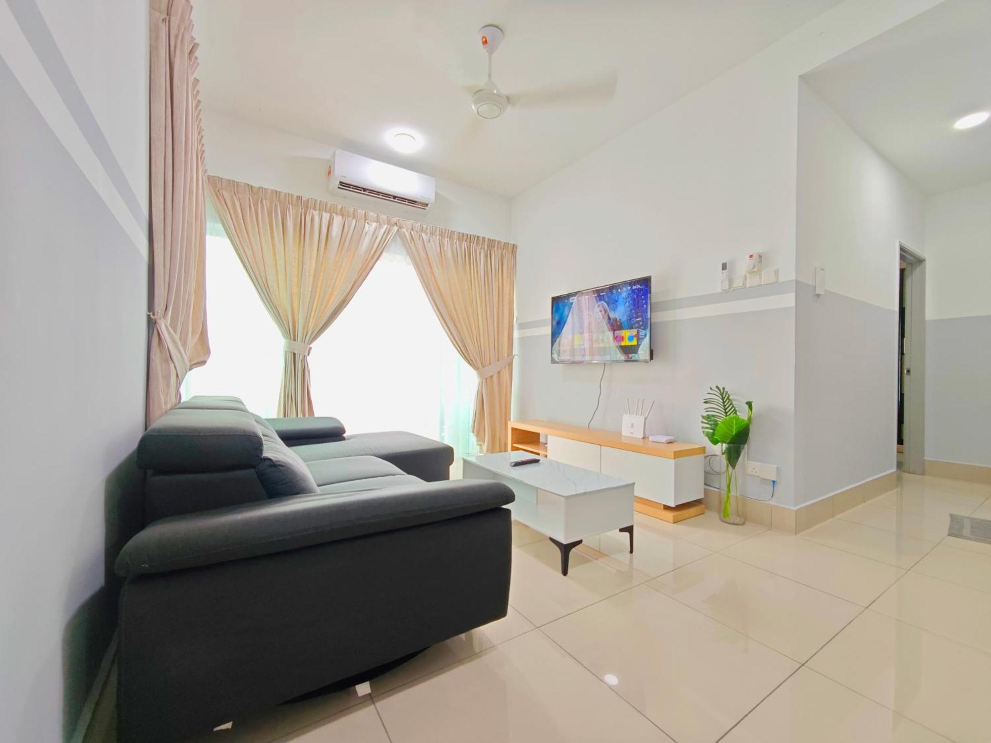 Apartment Razak 2 Or 3 Bedroom Klcc View Sungai Besi, Kuala Lumpur