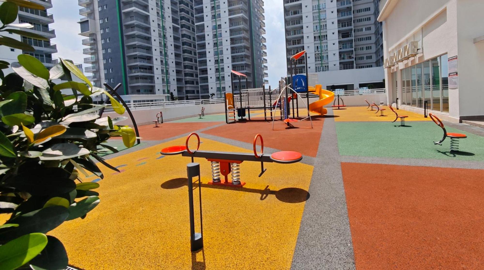 Razak 2 Or 3 Bedroom Klcc View Sungai Besi, Apartment
