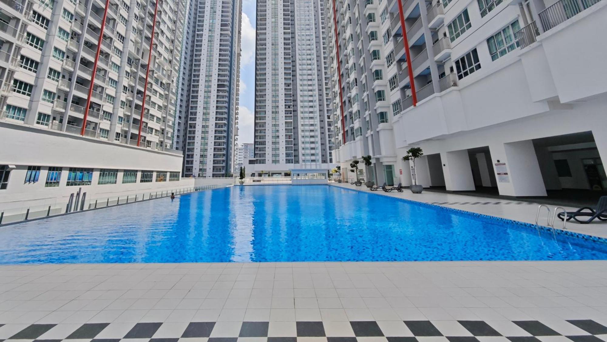 Apartment Razak 2 Or 3 Bedroom Klcc View Sungai Besi,